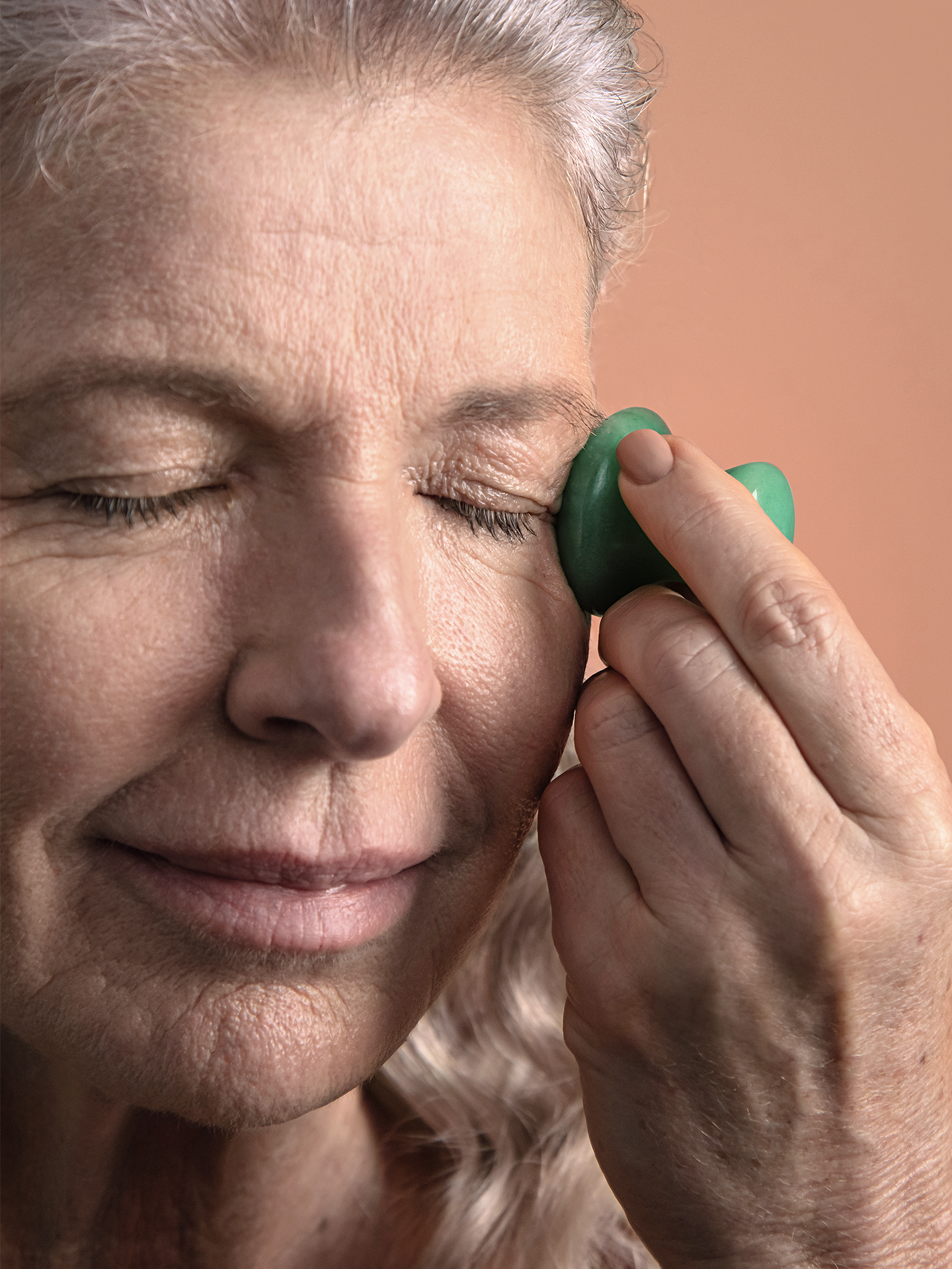 The De-Puffing Jade Eye Massage Tool